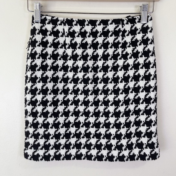 L'AGENCE Livia Houndstooth Mini Skirt - Picture 4 of 13